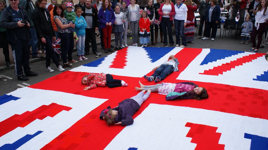 World's Largest Knitted Flag!